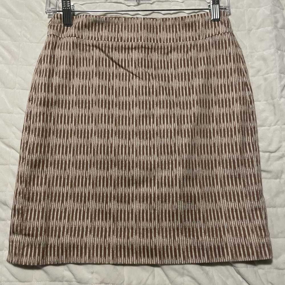 Light brown and off white Ann Taylor Loft pencil skirt